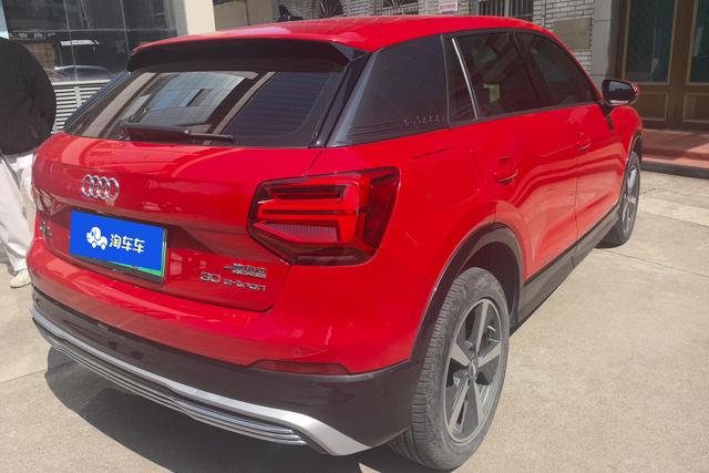 Audi Q2L e-tron 2019 EV — фото 3