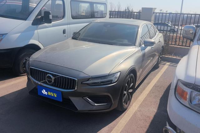 Volvo S60 2021 Темно-серый из Китая, фото 2