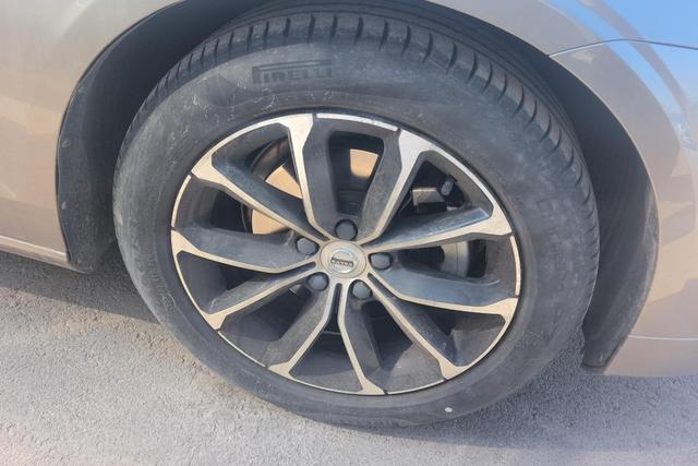 Volvo S60 2021 Темно-серый из Китая, фото 4