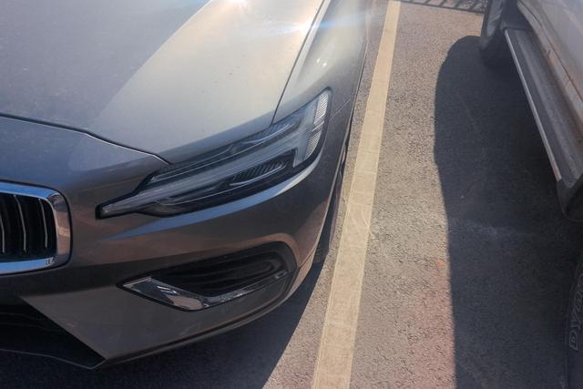 Volvo S60 2021 Темно-серый из Китая, фото 5