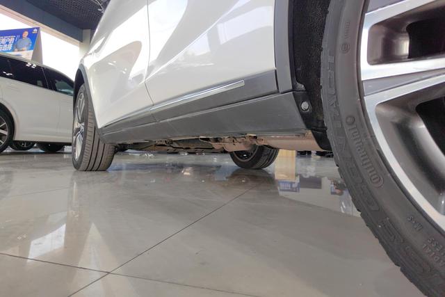 BYD Tang 2019 2.0 T AT Premium 7 VI — фото 8