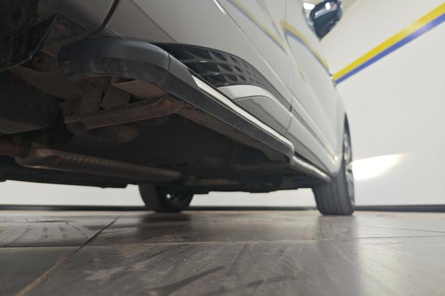 Red flag HS5 id 3823577 из Китая 15