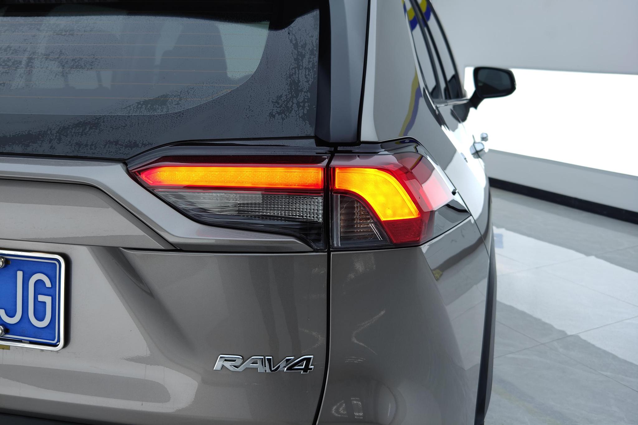 Toyota RAV4 2022 2.0L CVT PLUS