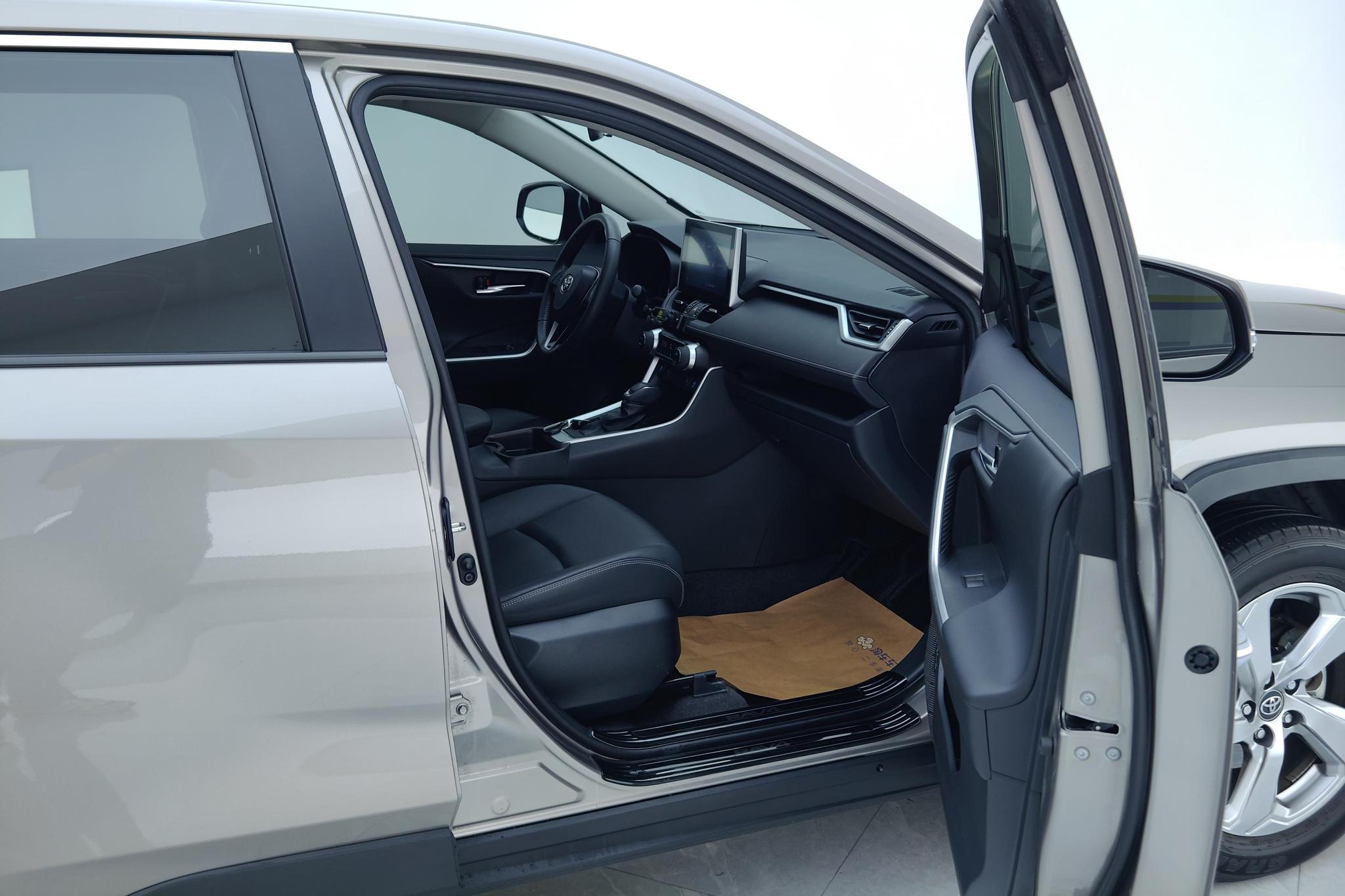 Toyota RAV4 2022 2.0L CVT PLUS