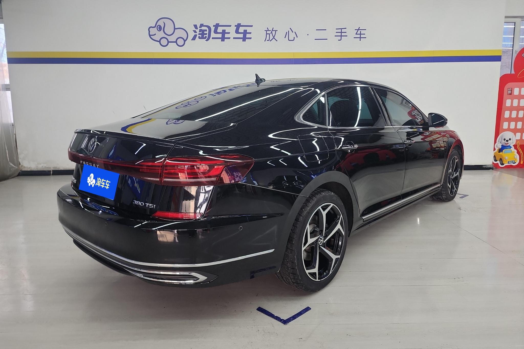 Volkswagen Passat 2024 380TSI Luxury