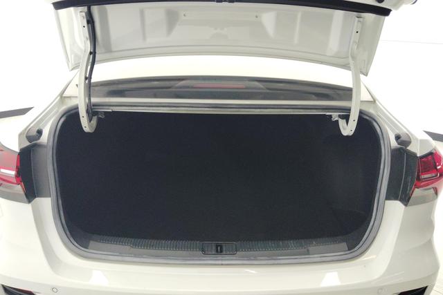 Roewe i5 id 3837297 из Китая 7