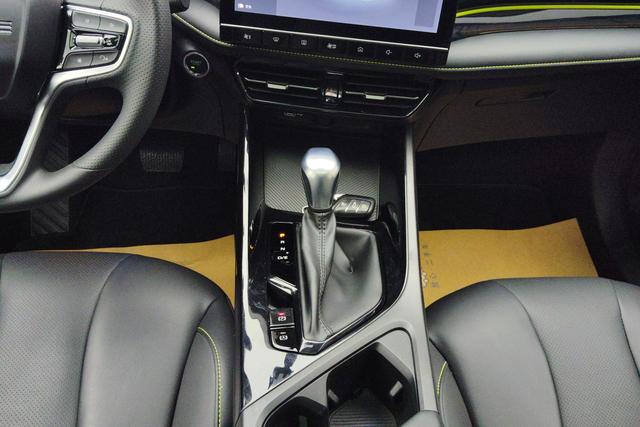 Roewe i5 id 3837297 из Китая 8