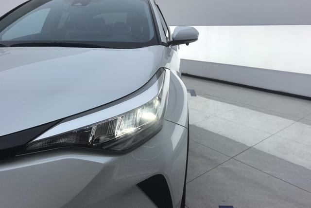 Toyota C-HR 2023 2.0 L — фото 4