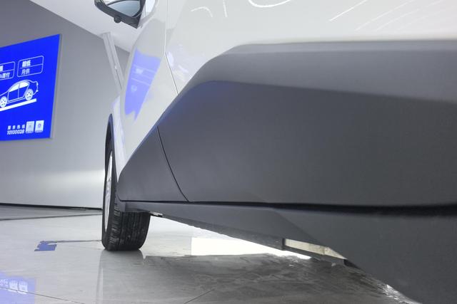 Toyota C-HR 2023 2.0 L — фото 11