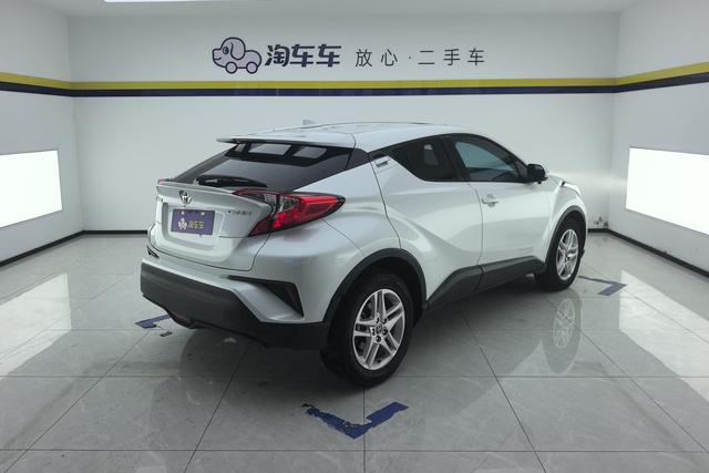 Toyota C-HR 2023 2.0 L — фото 3