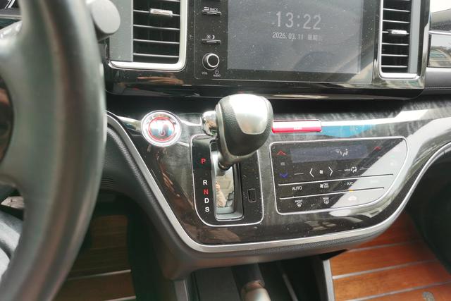 Honda Elysion 2019 2.0 L ·Hybrid — фото 16