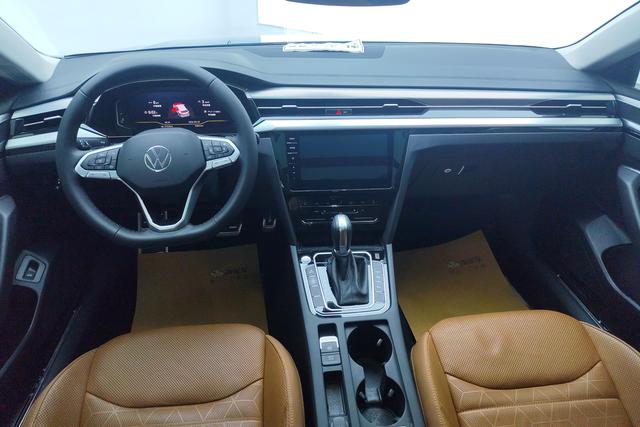Volkswagen CC 2021 380 TSI — фото 12