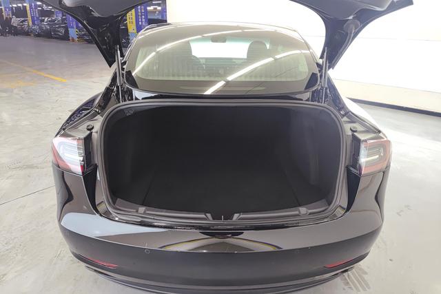 Tesla Model 3 2020 Черный из Китая, фото 2