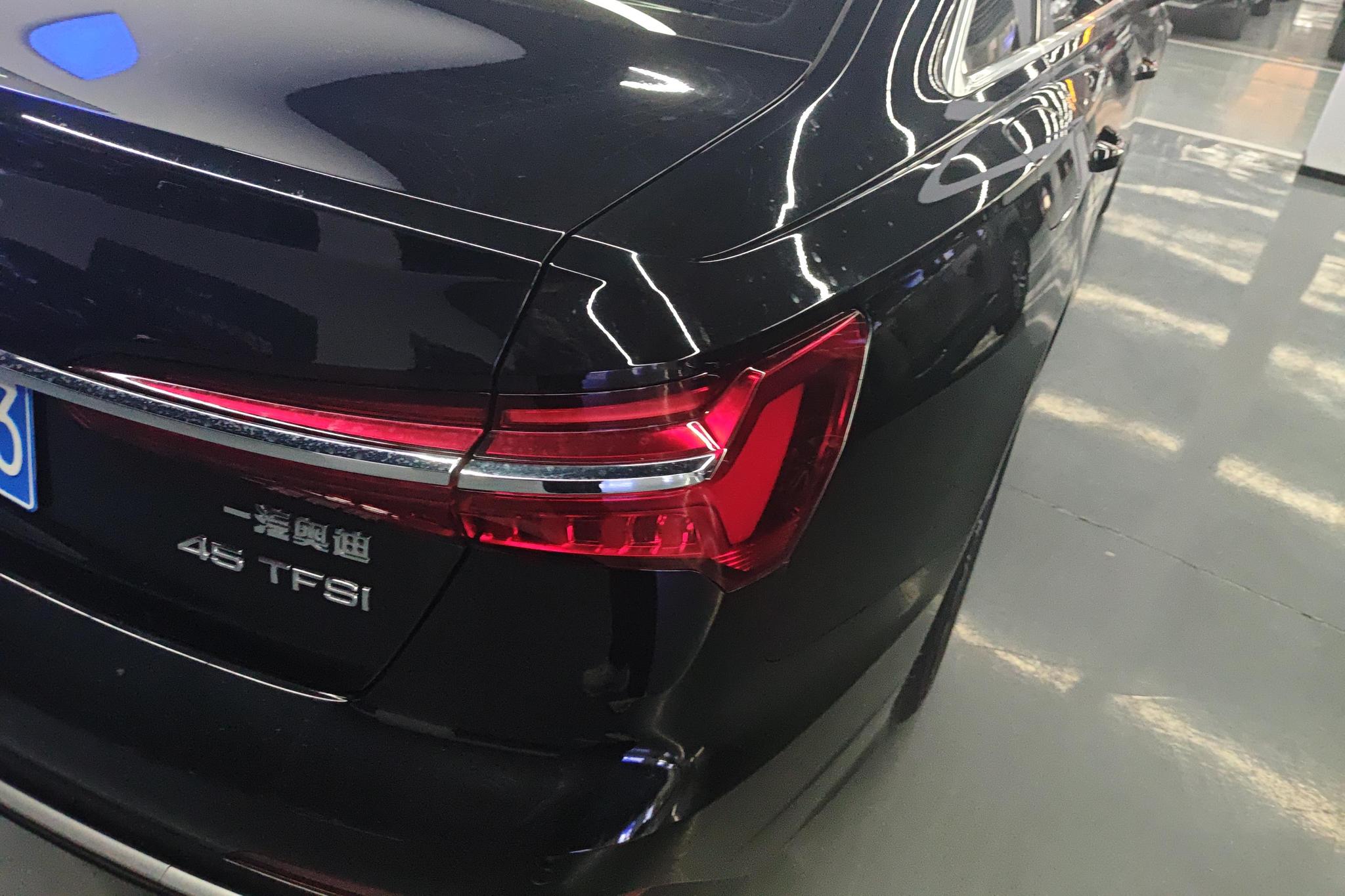 Audi A6L id 4439474 из Китая 9
