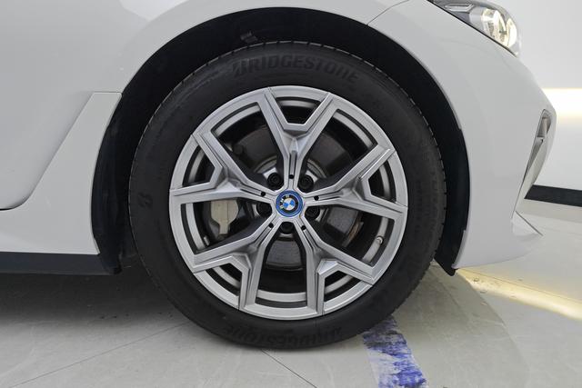 BMW i3 2024 Белый из Китая, фото 2