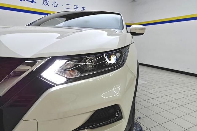 Nissan Qashqai 2023 2.0 L — фото 4