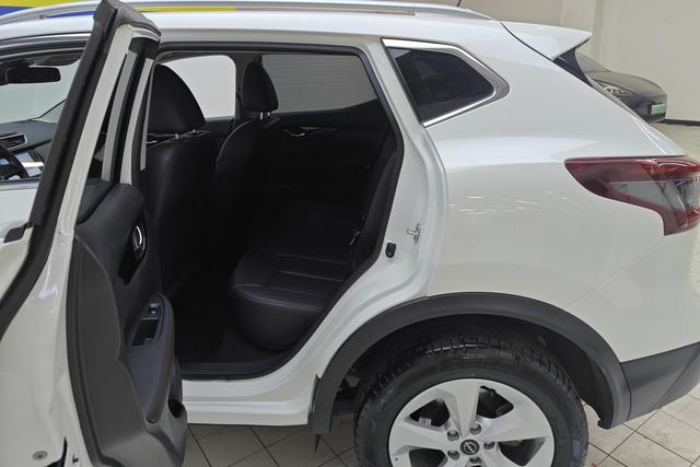 Nissan Qashqai 2023 2.0 L — фото 16