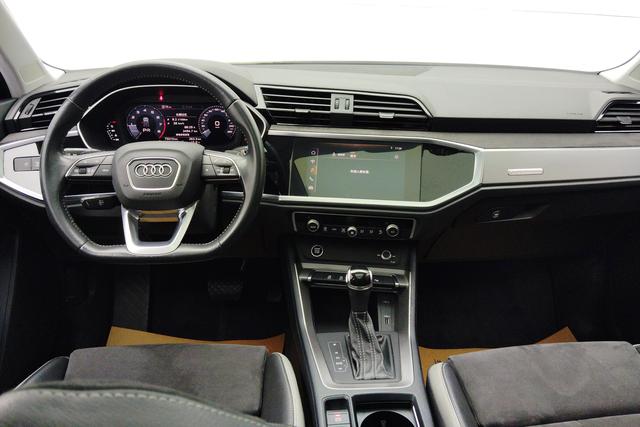 Audi Q3 2021 Синий из Китая