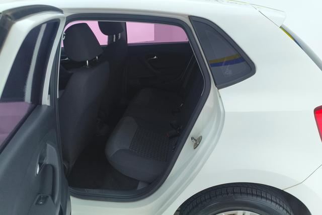 Volkswagen Polo 2016 1.6 L ATComfort — фото 16