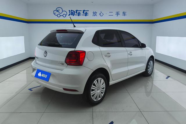 Volkswagen Polo 2016 1.6 L ATComfort — фото 3