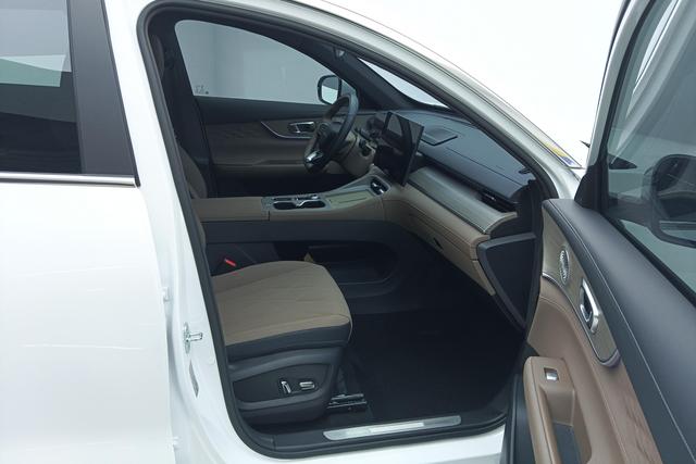 Chery 8 PLUS 2025 290 TGDI DCTPremium — фото 10
