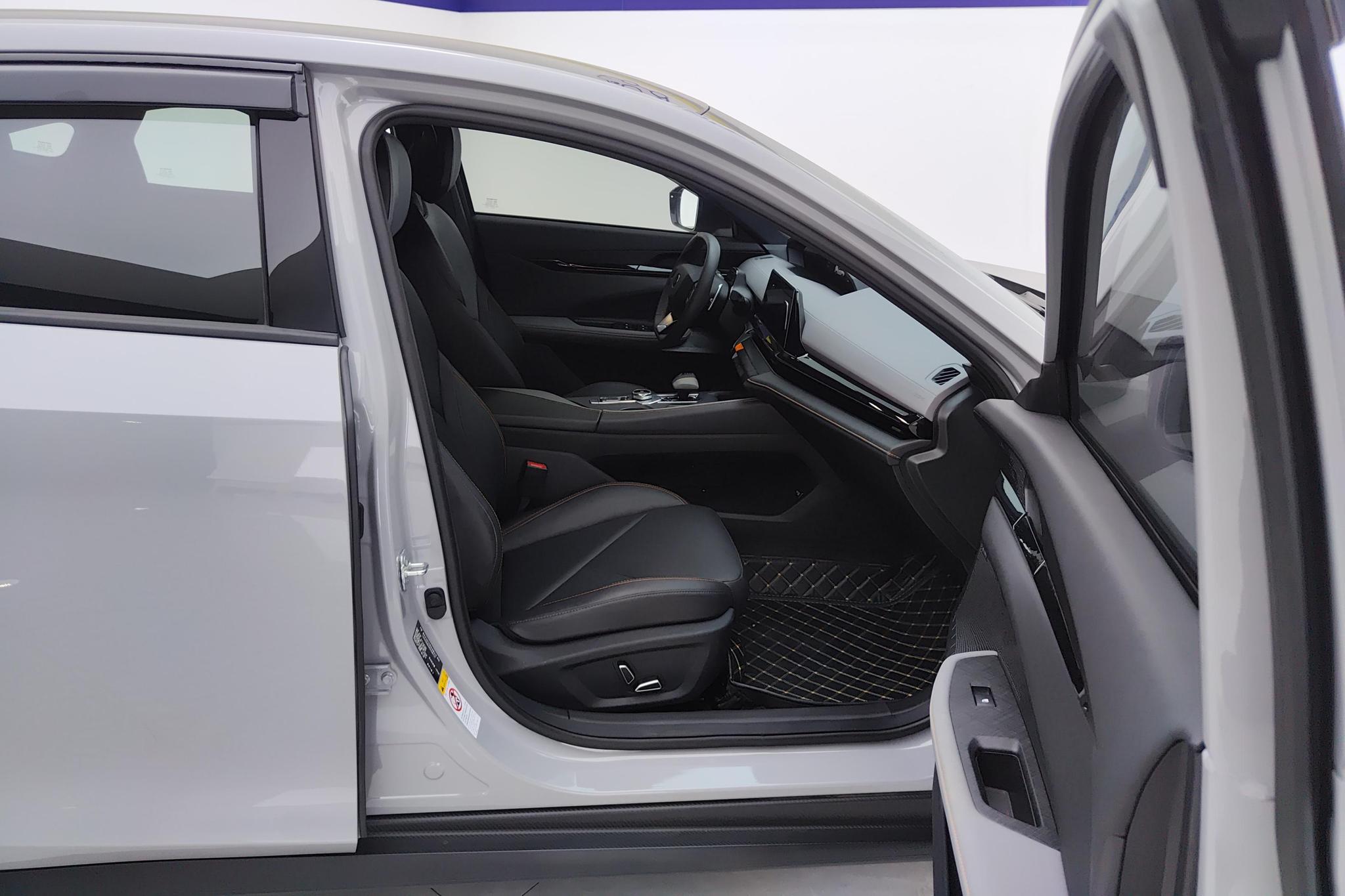 Changan UNI-V 2022 1.5T Luxury