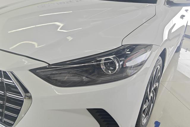 Hyundai Elantra — фото 4