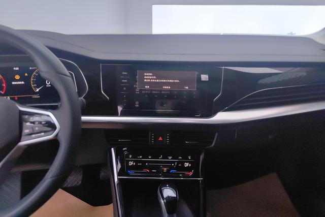 Volkswagen Passat 2024 380 TSI — фото 13