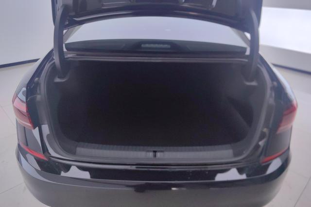 Volkswagen Passat 2024 380 TSI — фото 17