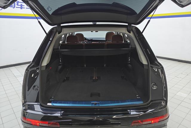 Audi Q7 2021 55 TFSI quattro S line Sport — фото 17