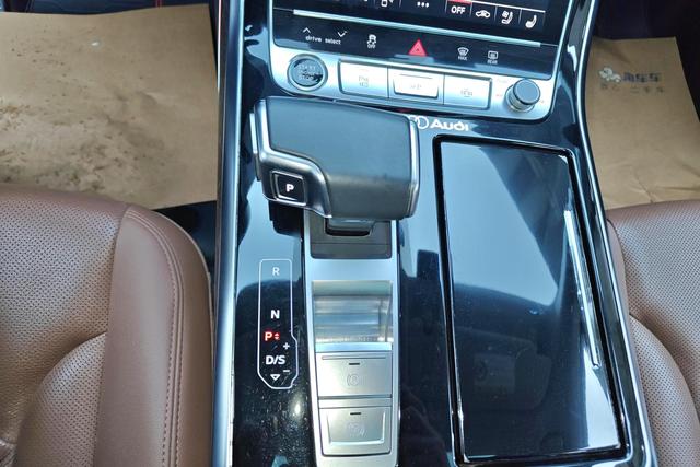 Audi Q7 2021 55 TFSI quattro S line Sport — фото 15
