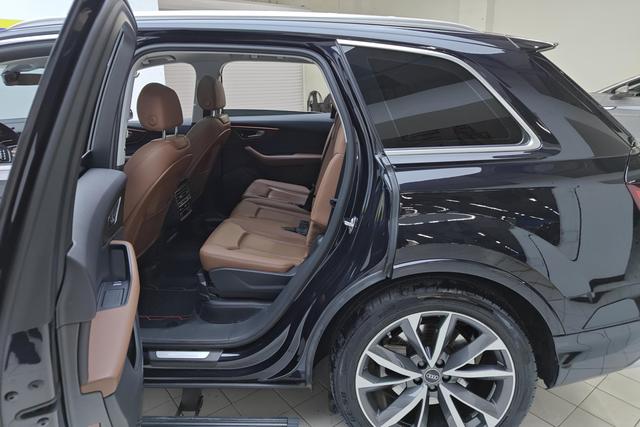 Audi Q7 2021 55 TFSI quattro S line Sport — фото 16
