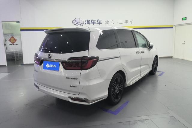 Honda Odyssey 2024 2.0 L e:HEV · — фото 3