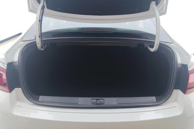 Citroen C4 2018 230 THP ATLuxury — фото 17