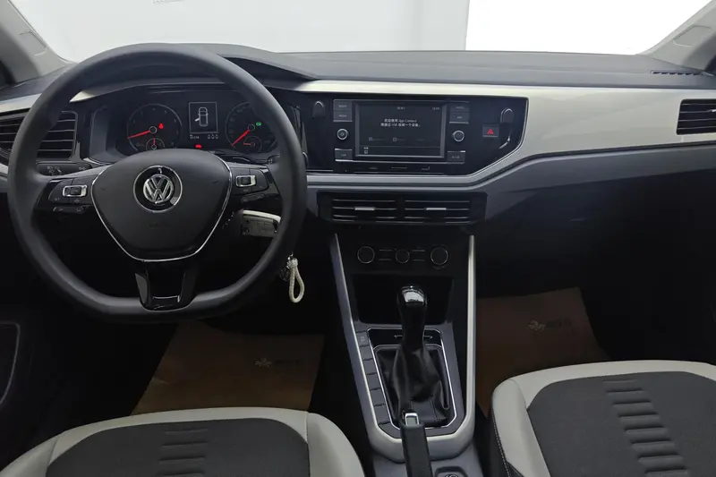 Volkswagen Polo Plus 1.5 L ATTech — фото 10
