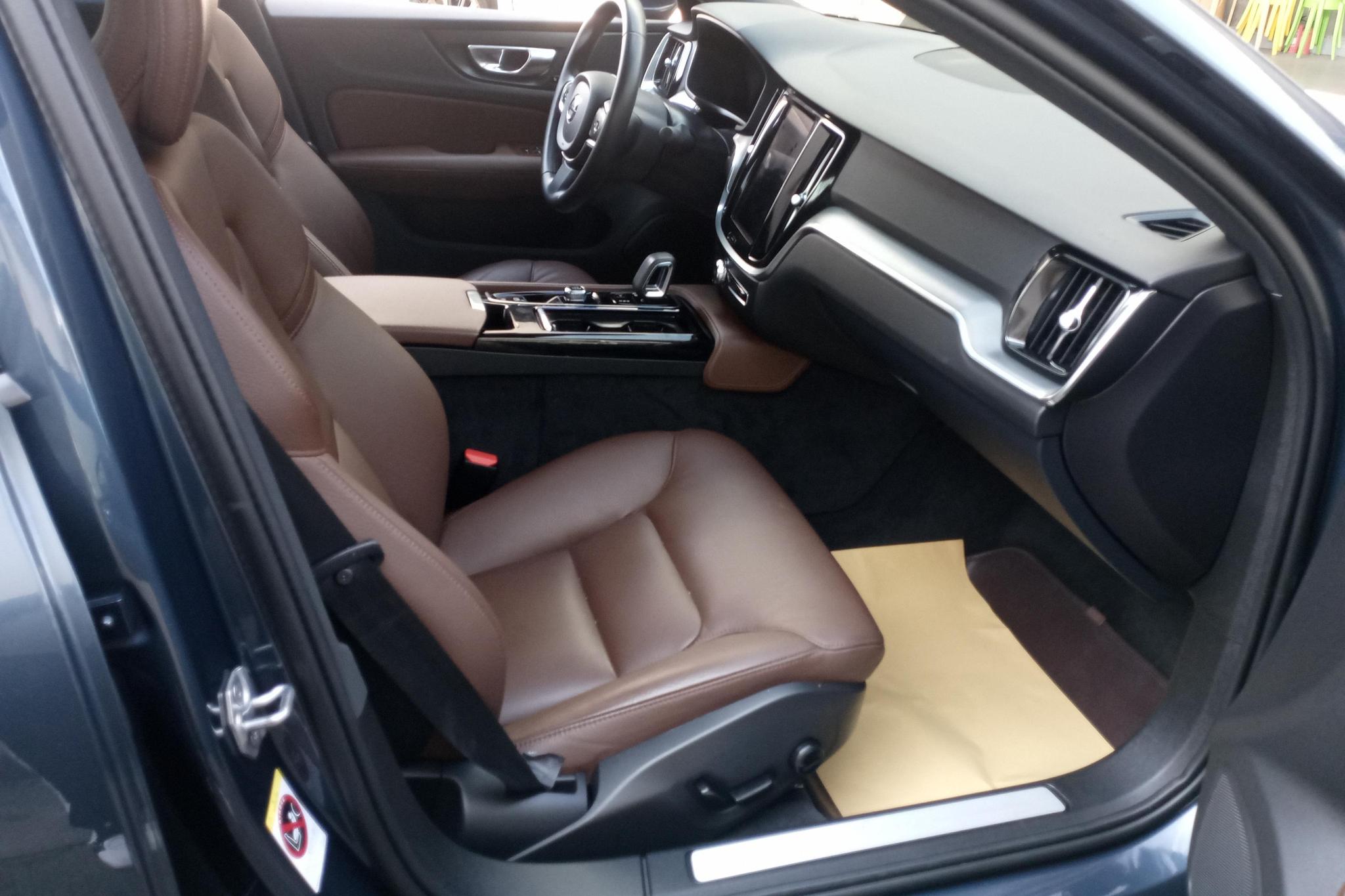 Volvo S60 PHEV 2022 T8 E Luxury