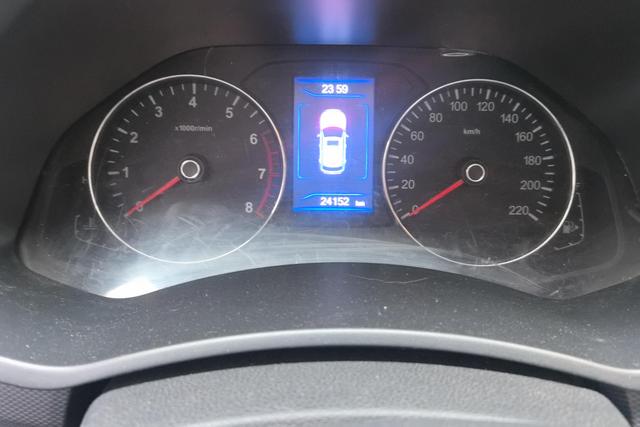 FAW R7 2016 1.6 L MTPremium — фото 14