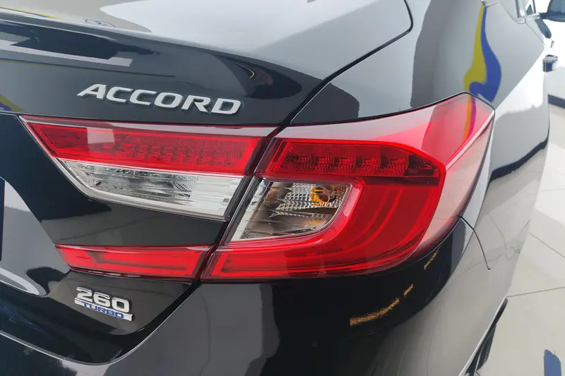 Honda Accord — фото 5