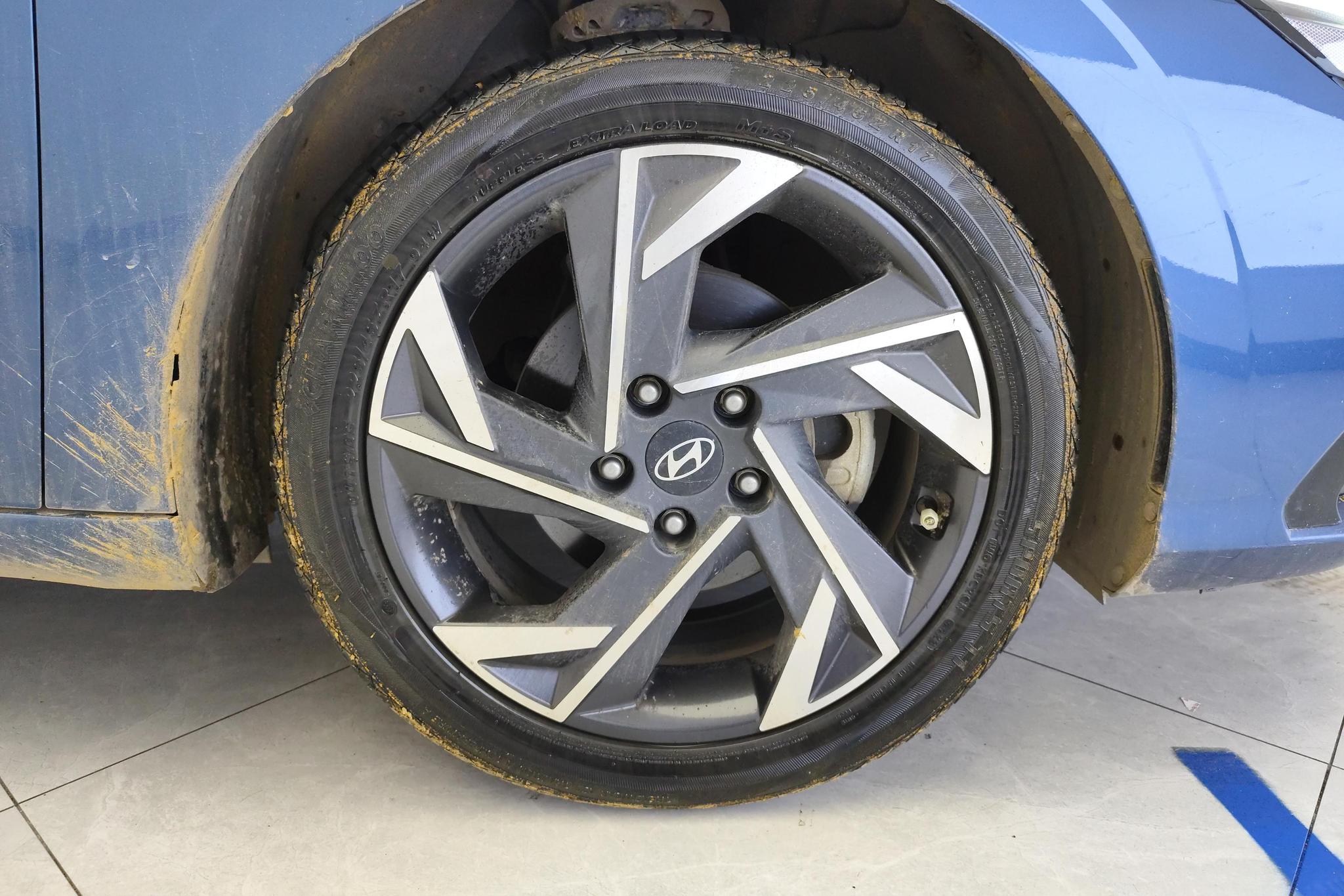 Hyundai Elantra 2023 1.5L CVT LUX Luxury