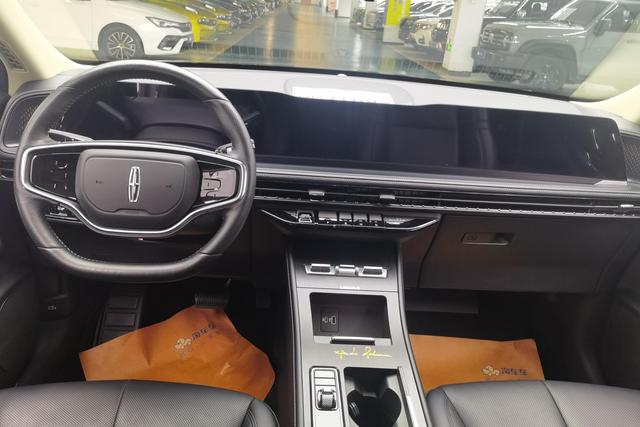 Lincoln Corsair 2024 1.5 T 2 WD Hybrid — фото 13