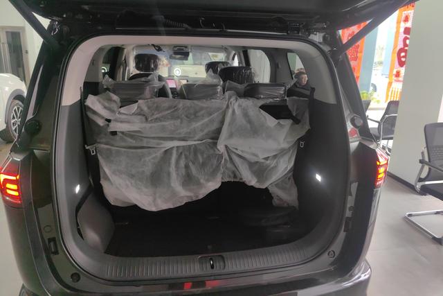 JAC RF8 PHEV 2024 1.5 T 150 KM Flagship — фото 17