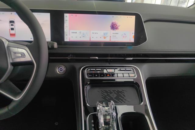 JAC RF8 PHEV 2024 1.5 T 150 KM Flagship — фото 12