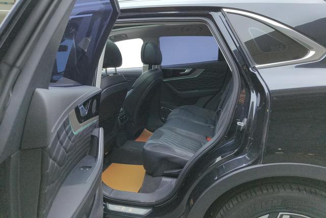 Red flag HS5 id 3804579 из Китая 7