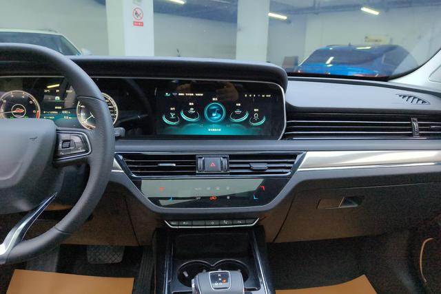 Red flag HS5 id 3804579 из Китая 10