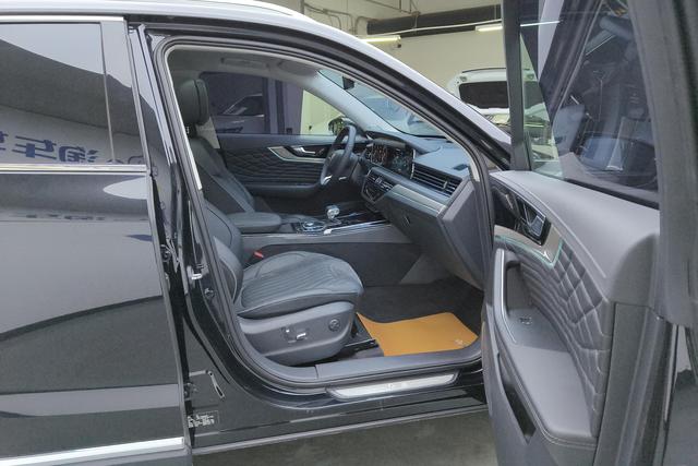 Red flag HS5 id 3804579 из Китая 14