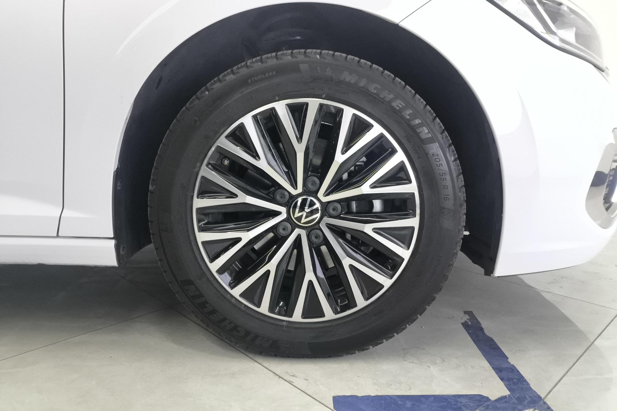 Volkswagen Sagitar 2024 200TSI DSG