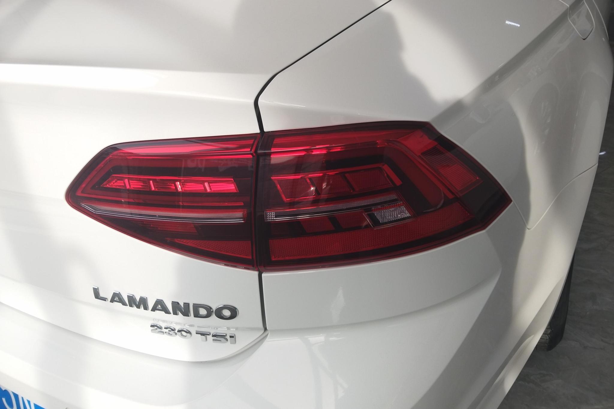 Volkswagen Lamando 2021 230TSI DSG