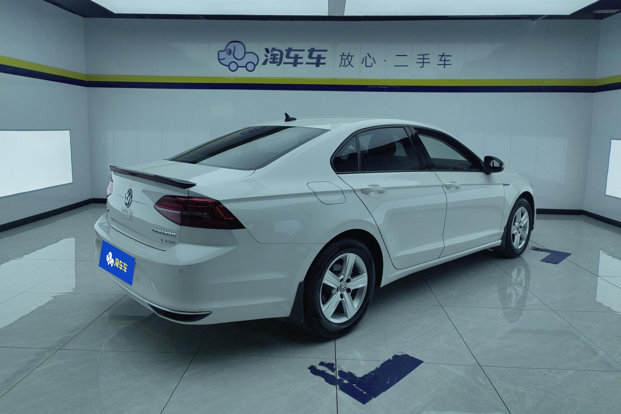 Volkswagen Lamando 2021 230TSI DSG