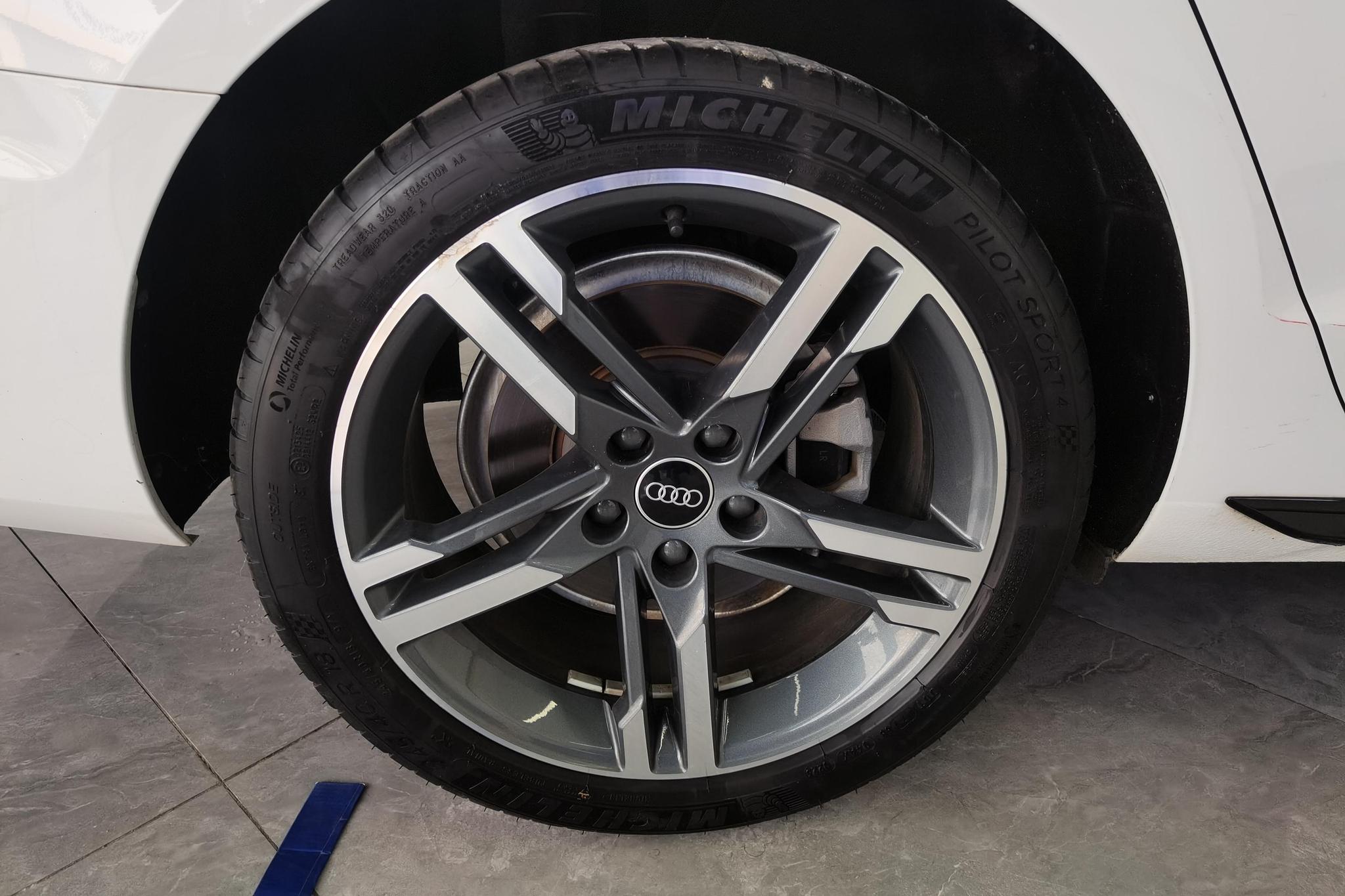 Audi A4L 2022 40 TFSI Luxury