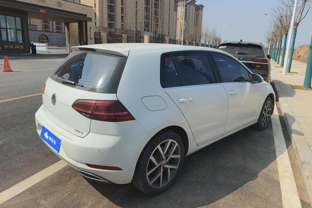 Volkswagen Golf 2018 230 TSI ATLuxury — фото 3